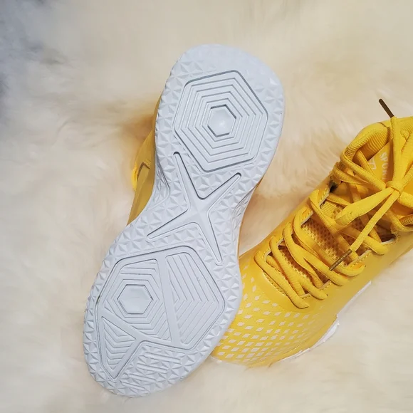 Basketball Sneakers NWOT - Picture 5 of 5